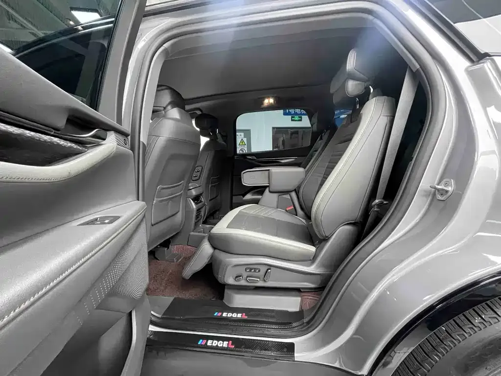 Ford Edge — фото 9
