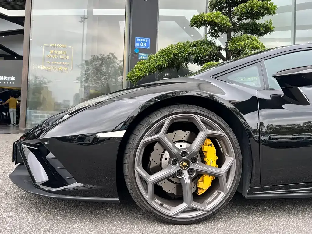 Lamborghini Huracan — фото 10