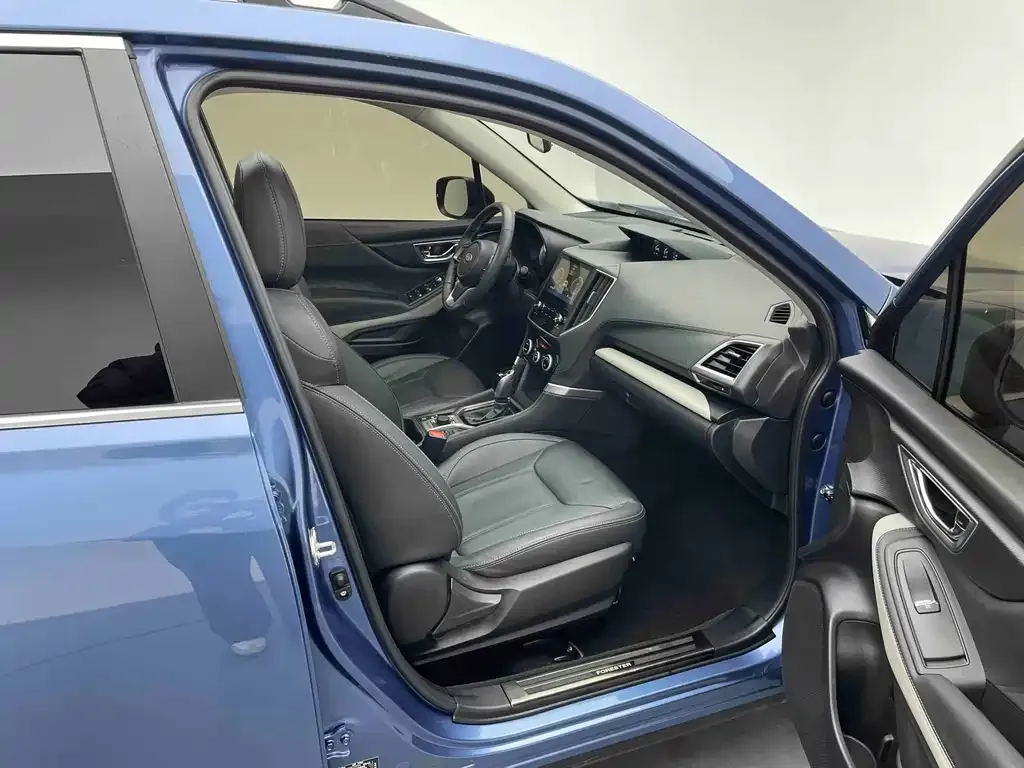 Subaru Forester — фото 9