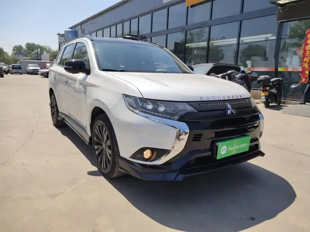 Mitsubishi Outlander — фото 3