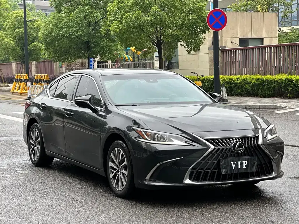 Lexus ES — фото 9