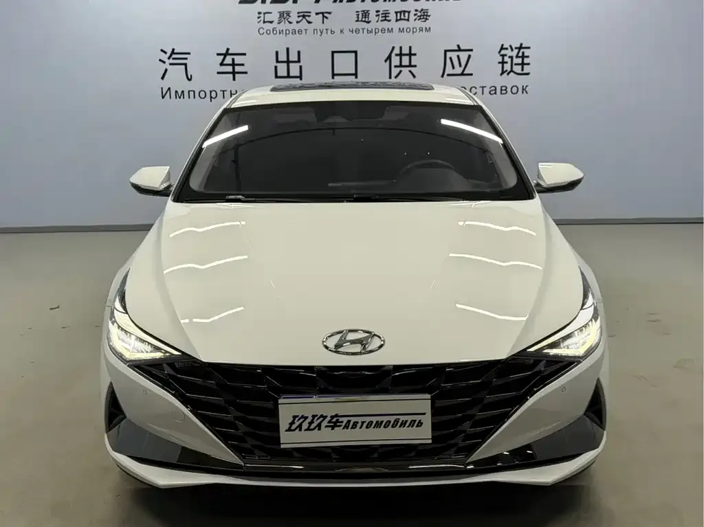 Hyundai Elantra — фото 2