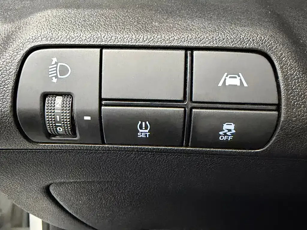 Hyundai Elantra — фото 10