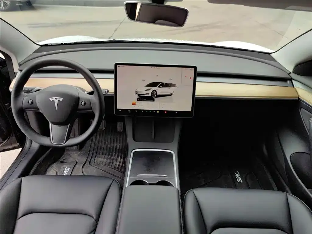 Tesla Model 3 — фото 10