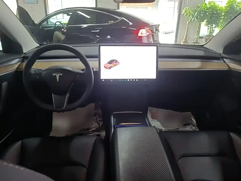 Tesla Model 3 — фото 2