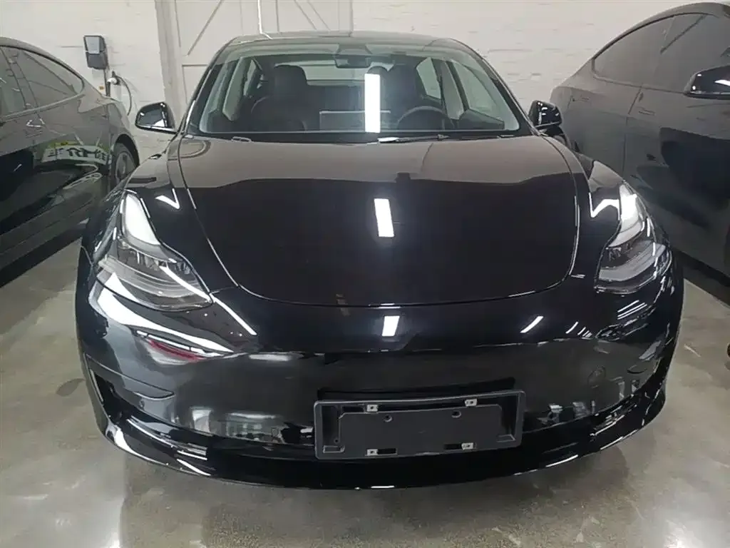 Tesla Model 3 — фото 8