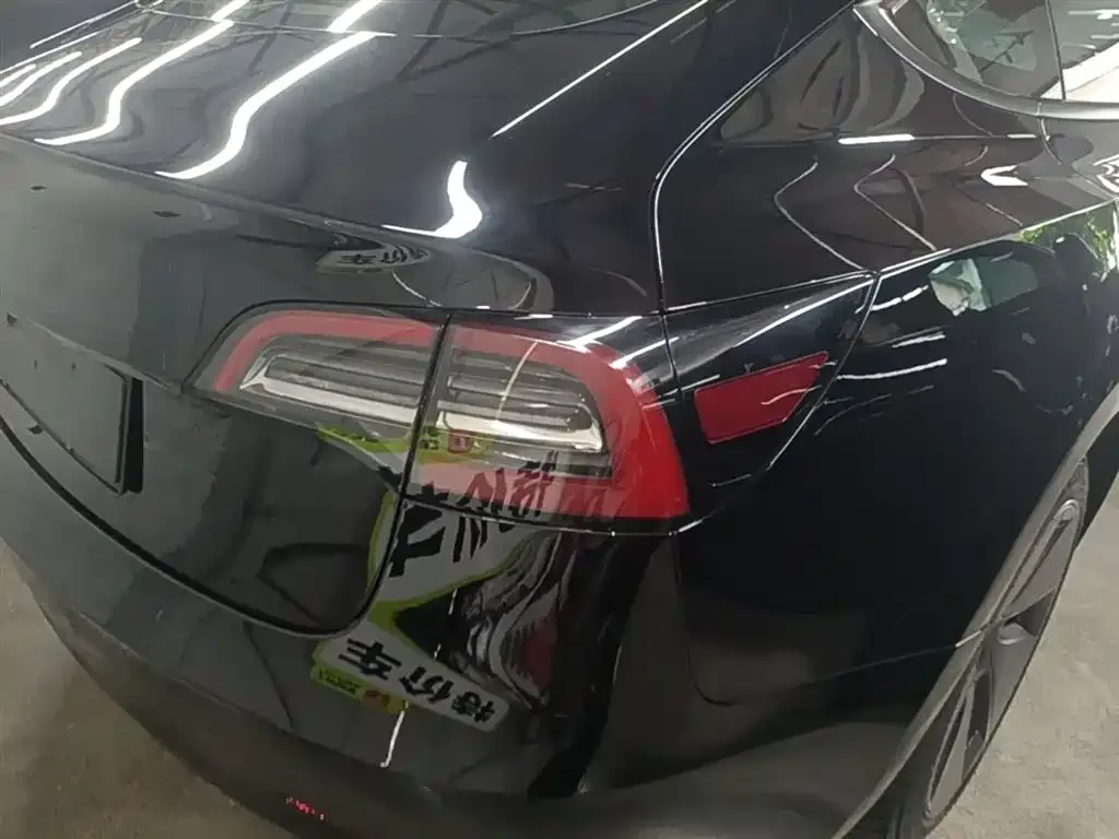 Tesla Model 3 — фото 10