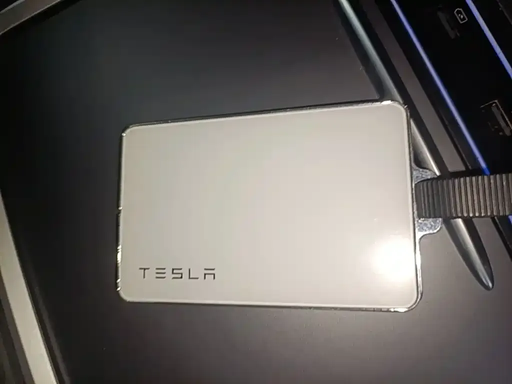 Tesla Model 3 — фото 5
