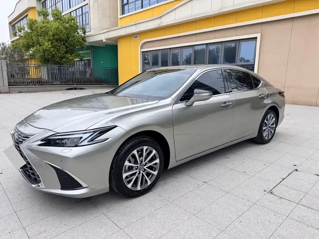 Lexus ES — фото 6
