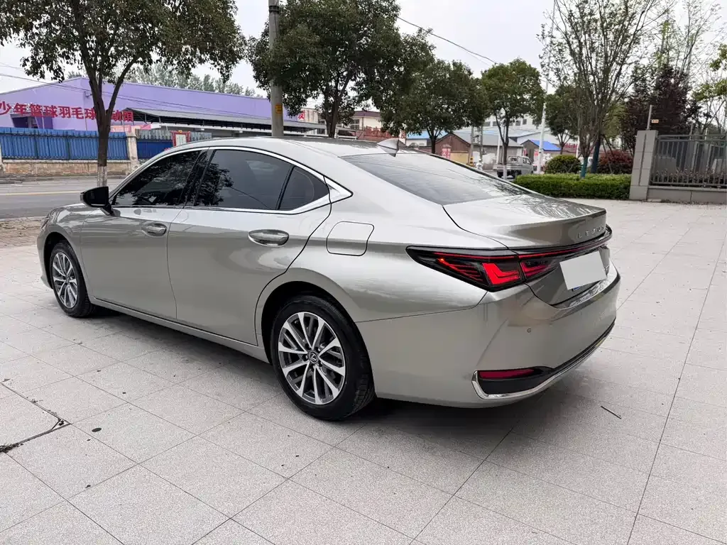 Lexus ES — фото 3