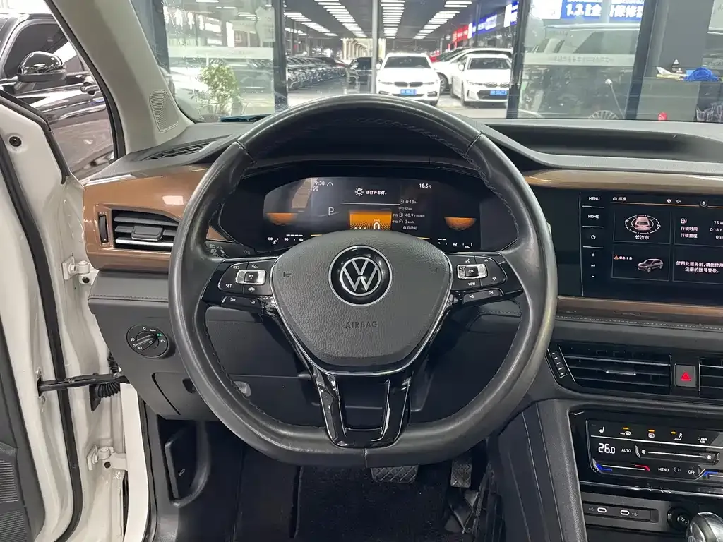 Volkswagen Tharu — фото 5