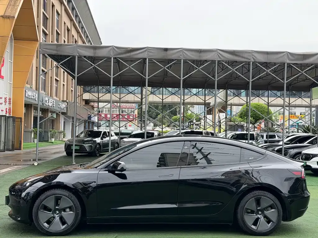 Tesla Model 3 — фото 3
