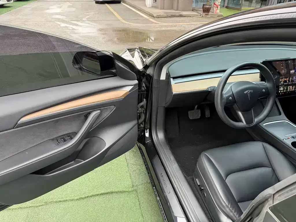 Tesla Model 3 — фото 6