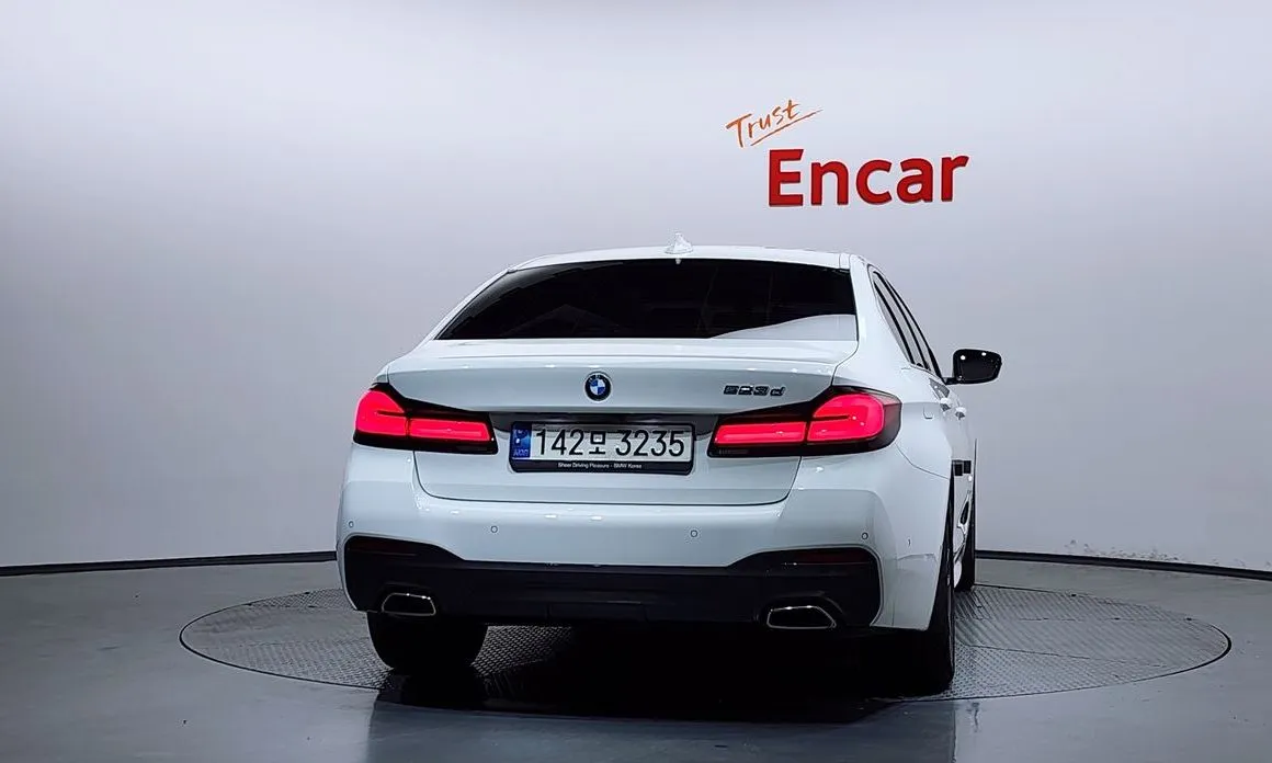 BMW 5-Series 2021 из KR, фото 2