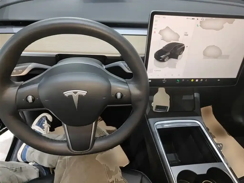 Tesla Model Y — фото 8