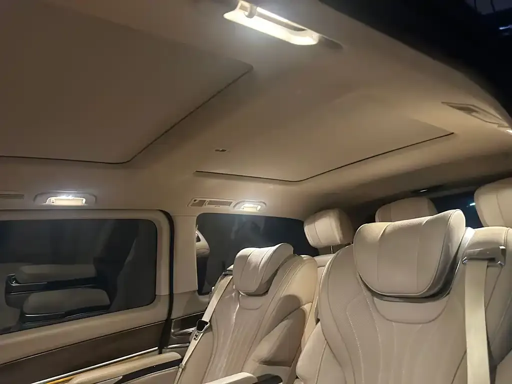 Mercedes-Benz V-Class 2022 из CN, фото 2