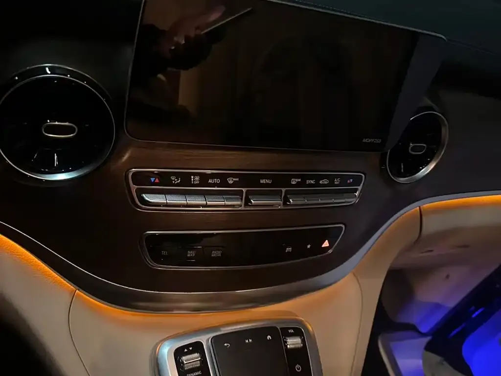 Mercedes-Benz V-Class 2022 из CN, фото 3