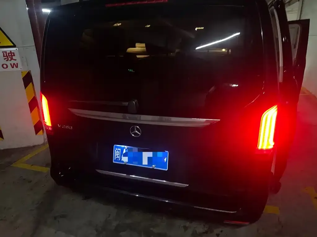 Mercedes-Benz V-Class 2022 из CN, фото 4