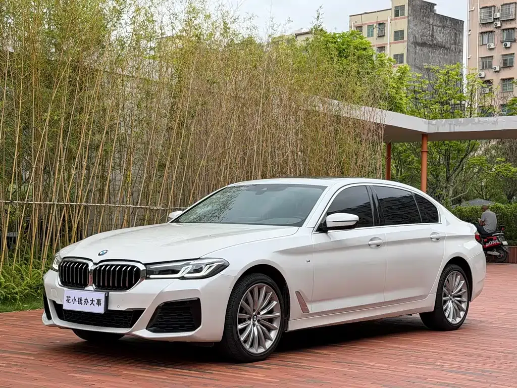 BMW 5 Series — фото 1