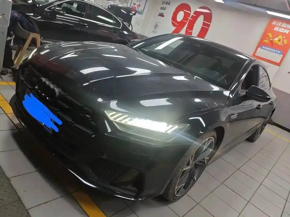 Audi A7L 2022 из CN, фото 1