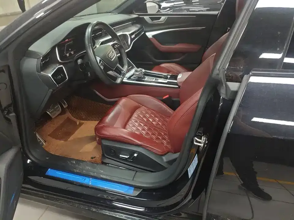 Audi A7L 2022 из CN, фото 4