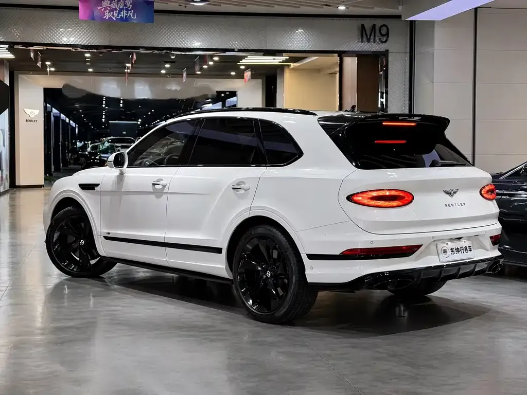 Bentley Bentayga — фото 2