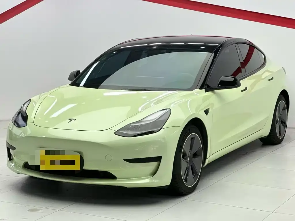 Tesla Model 3 — фото 1