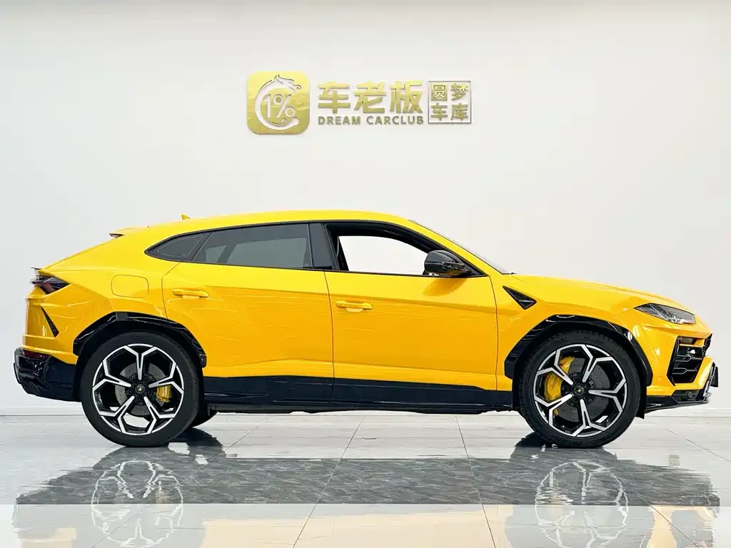 Lamborghini Urus — фото 10