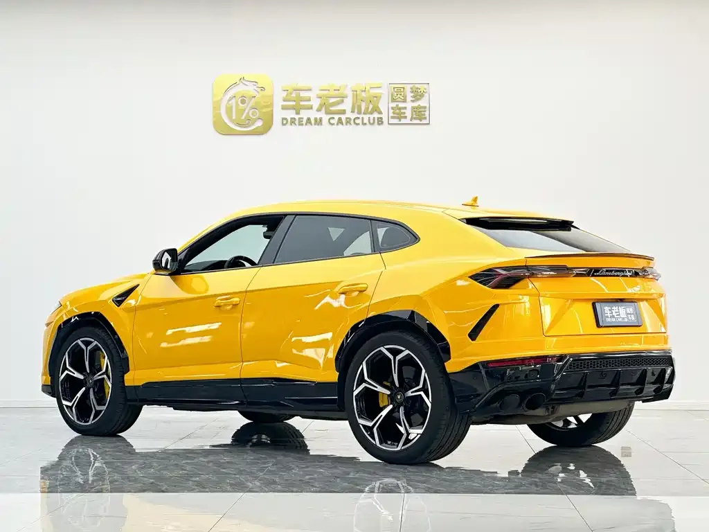 Lamborghini Urus — фото 9