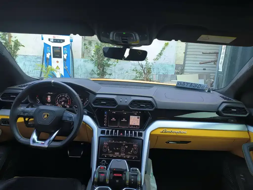 Lamborghini Urus — фото 3
