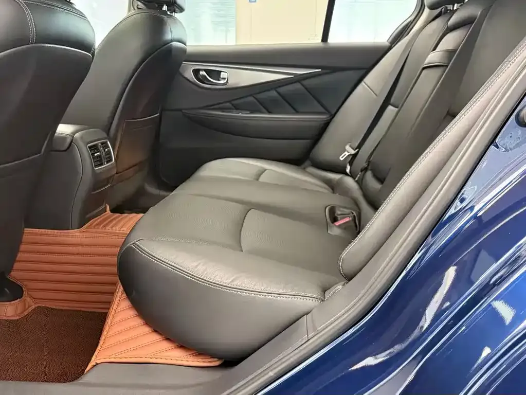 Infiniti Q50L 2021 из CN, фото 4