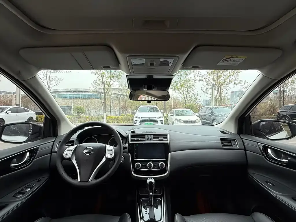 Nissan Tiida 2023 из CN, фото 6