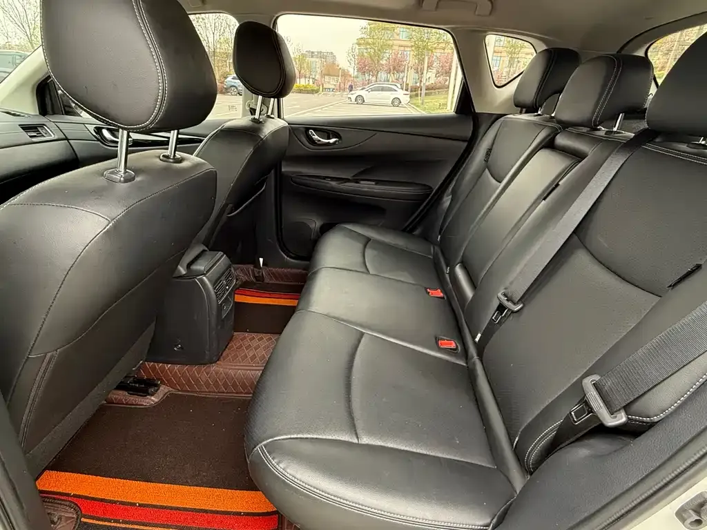 Nissan Tiida 2023 из CN, фото 7