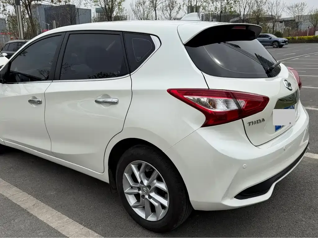 Nissan Tiida 2023 из CN, фото 4