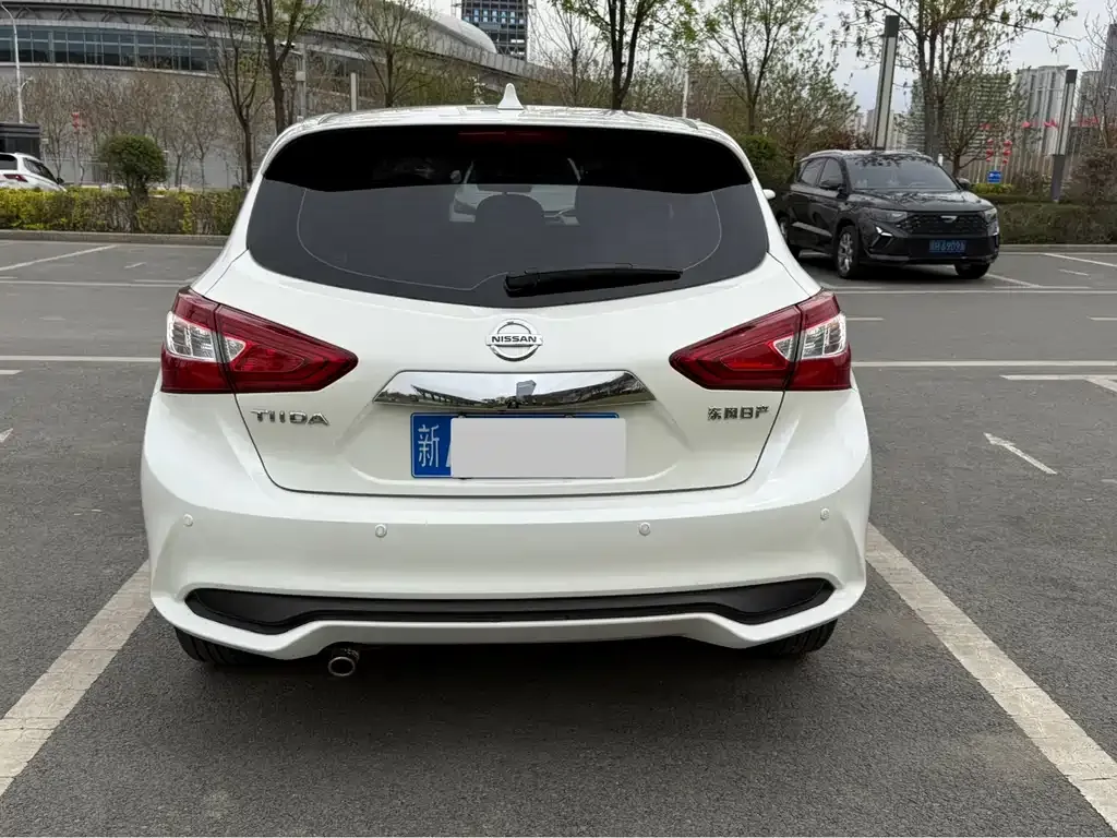 Nissan Tiida 2023 из CN, фото 3