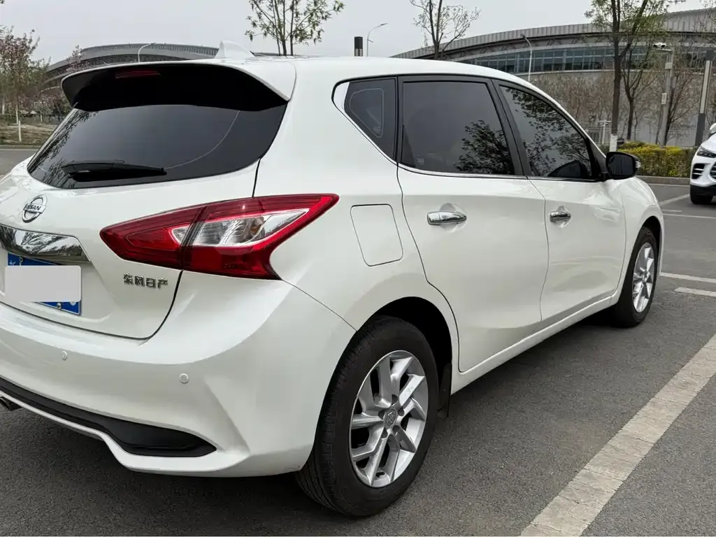 Nissan Tiida 2023 из CN, фото 2