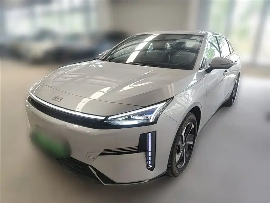 Geely Galaxy L6 — фото 1