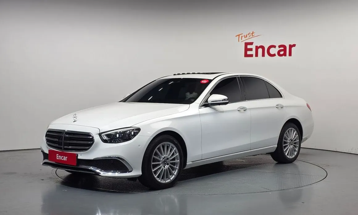 Mercedes-Benz E-Class — фото 1