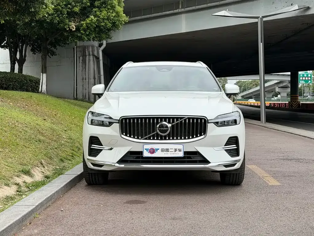 Volvo XC60 — фото 6