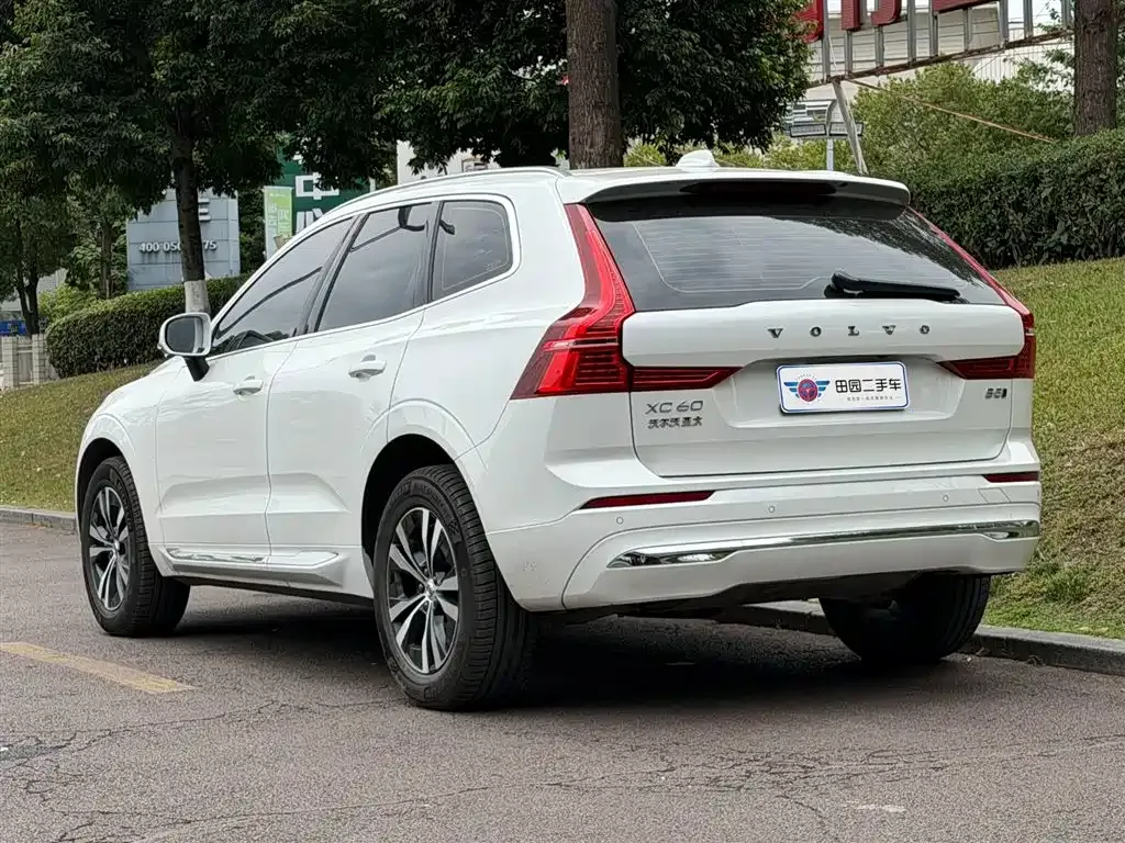 Volvo XC60 — фото 7