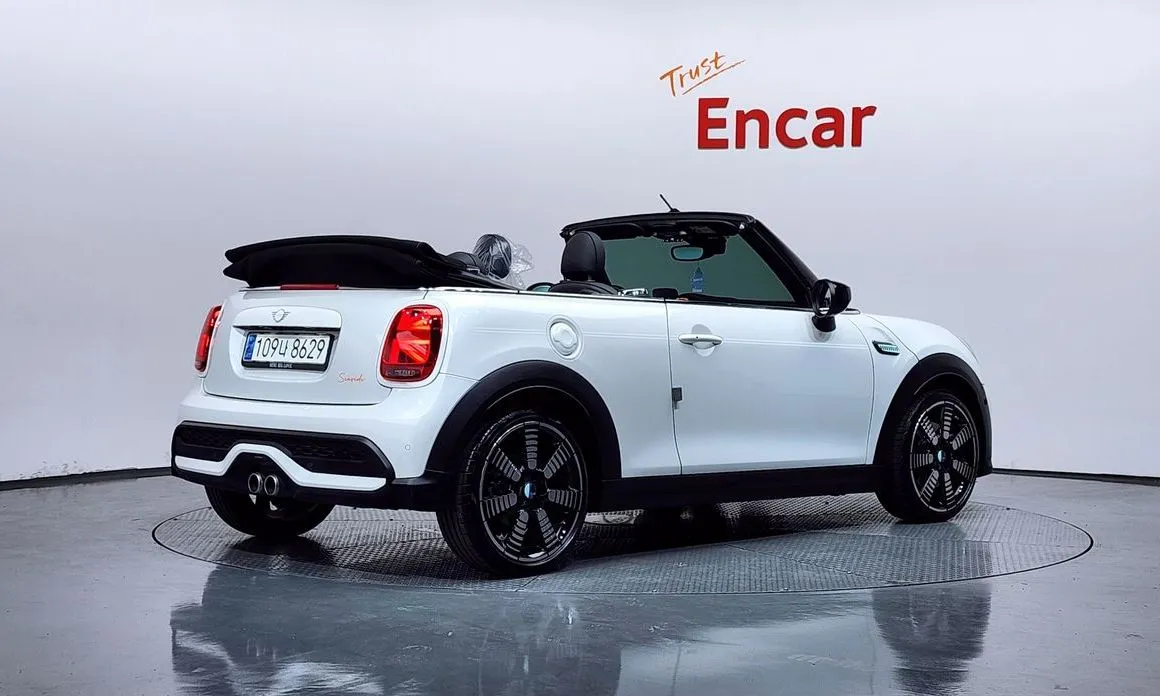 Mini Cooper Convertible 2023 из KR, фото 3