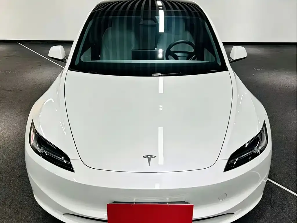 Tesla Model 3 — фото 3