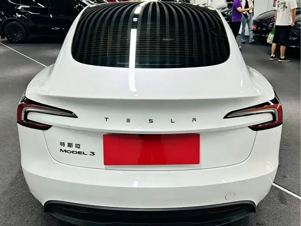 Tesla Model 3 — фото 5