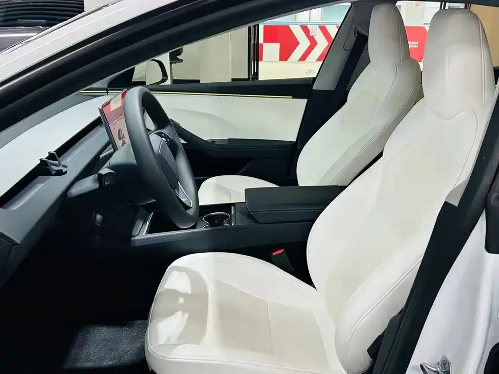 Tesla Model 3 — фото 4