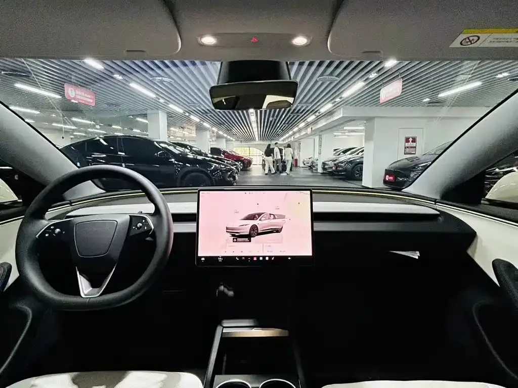 Tesla Model 3 — фото 7