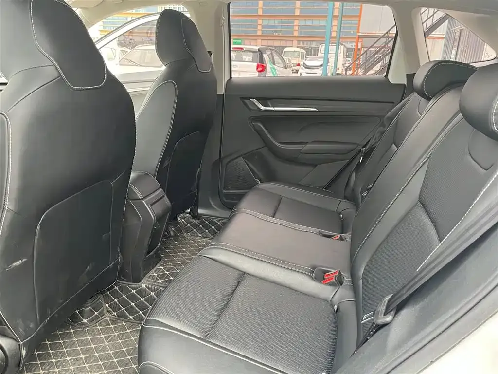 Skoda Kamiq — фото 2