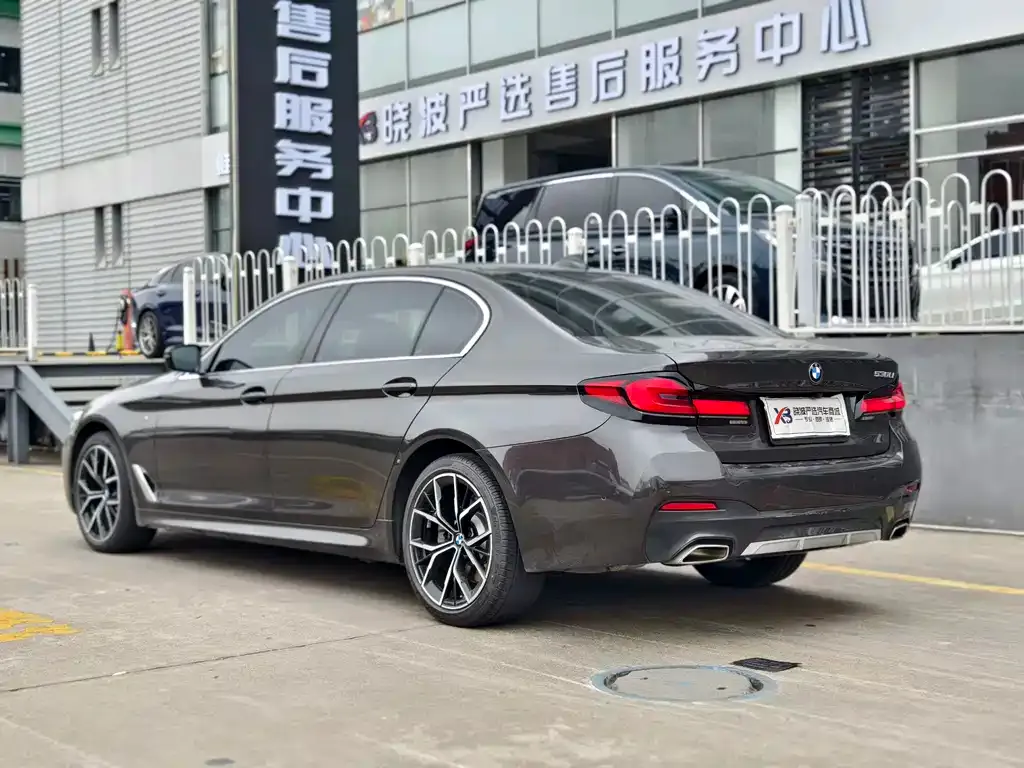BMW 5 Series — фото 10