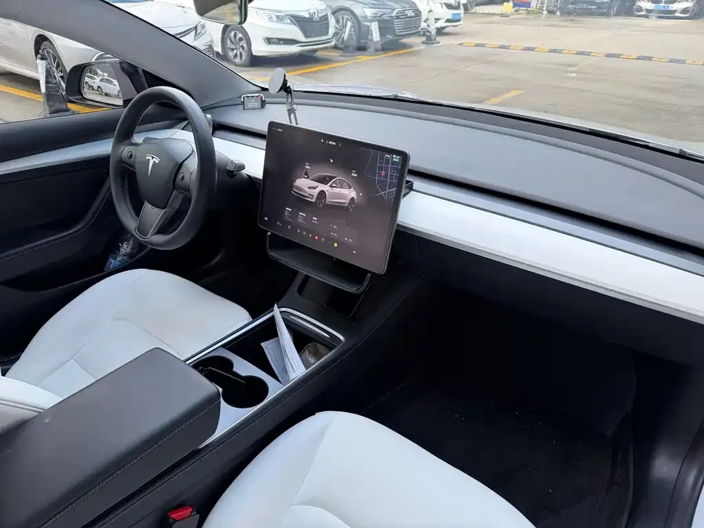 Tesla Model 3 — фото 6