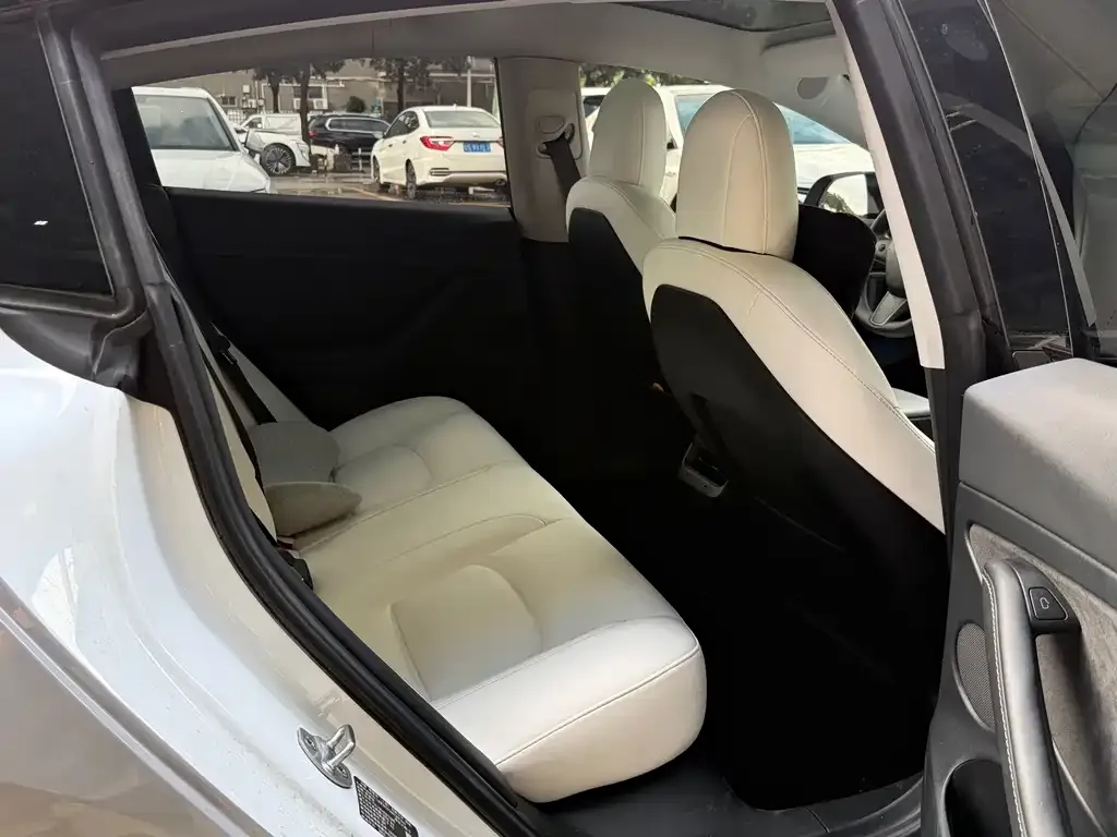 Tesla Model 3 — фото 3