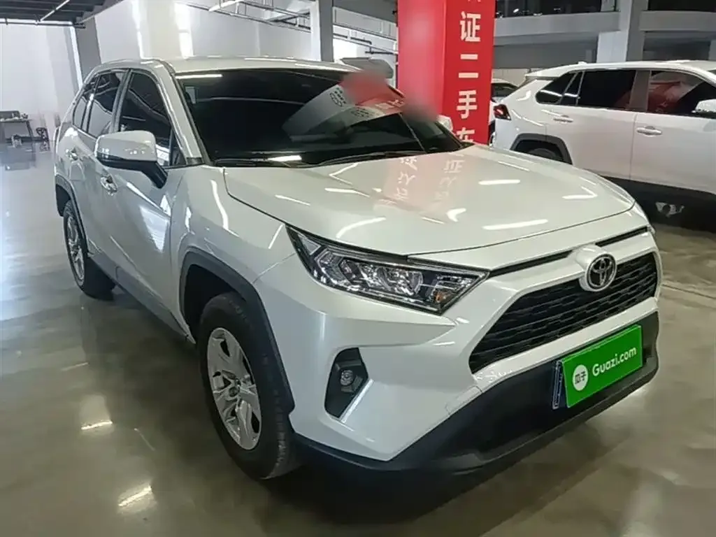 Toyota RAV4 — фото 3